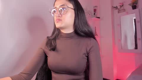 Snapshot of caroliine__ chatting on September 2025 05:16:01 PM Caroline online show from September 2025 05:16:01 PM