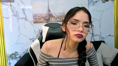 Snapshot of carolina23_pm chatting on June 2026 01:48:01 AM carolina23_pm online show from June 2026 01:48:01 AM