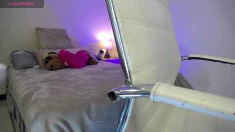 Carolina  online show from March 2026 05:07:02 AM