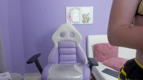 Carolina  online show from January 2025 11:35:02 PM