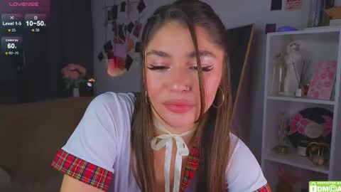 Caroline online show from November 2025 04:33:02 AM