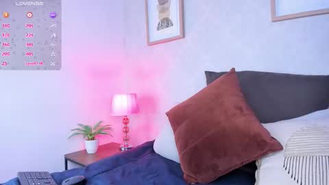  Caroline  online show from September 2025 11:44:02 AM