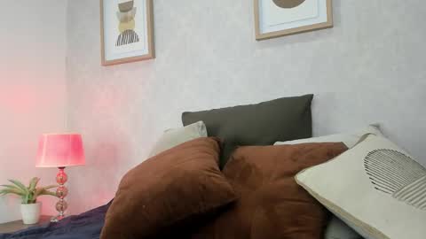  Caroline  online show from October 2025 10:12:02 AM