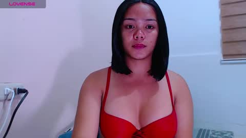 Snapshot of caroline_east chatting on March 2025 04:22:02 PM caroline_east online show from March 2025 04:22:02 PM