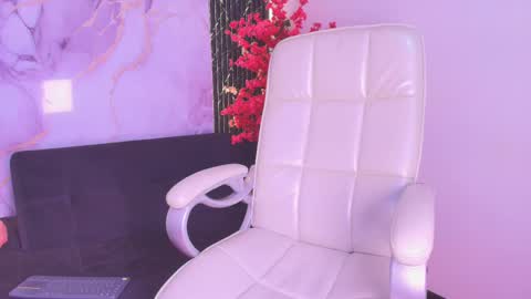 Snapshot of caroline_foster1 chatting on November 2025 12:09:02 PM caroline_foster1 online show from November 2025 12:09:02 PM