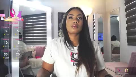 C A R O L I N E online show from November 2025 01:36:02 PM