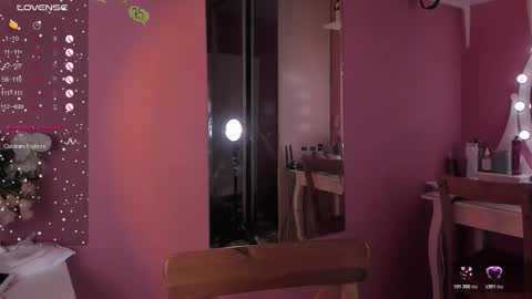 Caro online show from November 2025 07:58:01 PM