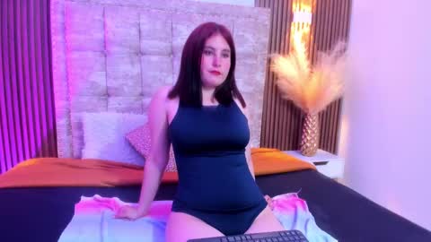 Caroline online show from September 2025 07:39:01 PM