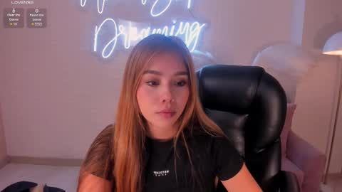 Caro online show from February 2025 10:45:01 AM