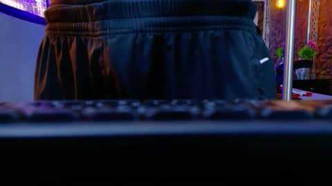 carolinejesh online show from January 2026 08:00:02 PM