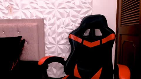 CAROLINE online show from June 2026 08:25:02 PM