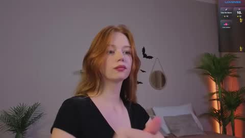 Caro online show from November 2025 02:42:02 PM