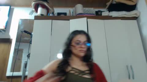 Snapshot of cary_mary chatting on December 2024 11:27:02 PM Cary mary online show from December 2024 11:27:02 PM