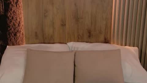 Casandra  online show from January 2026 07:27:01 PM