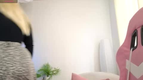 Snapshot of caseyrobbinss chatting on November 2025 08:02:01 AM Casey Robbins online show from November 2025 08:02:01 AM