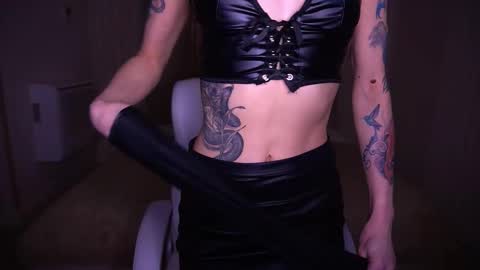 Cassandra online show from November 2025 11:59:02 PM