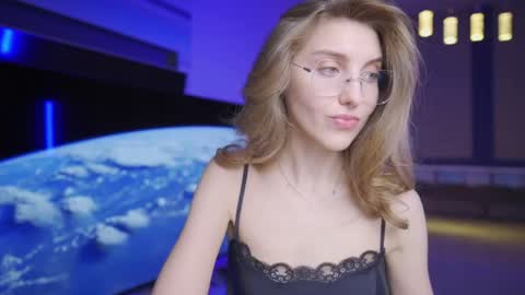 Seductress Cassia  FINDOM AND SADISM  NO NUDE online show from April 2026 04:33:02 PM