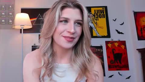 Im Cassie3 online show from November 2025 12:19:02 PM