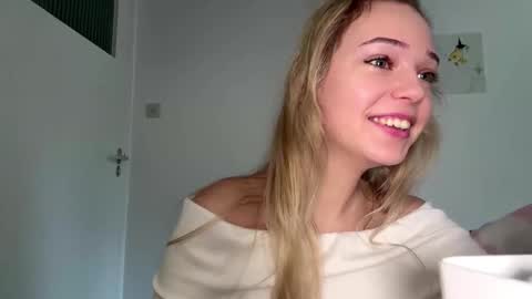 Snapshot of cassijent chatting on February 2026 08:12:01 AM Olivia online show from February 2026 08:12:01 AM