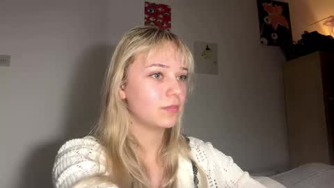 Olivia online show from March 2026 09:41:02 PM