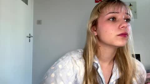 Olivia online show from April 2026 07:25:02 AM