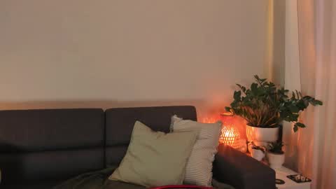  cassandra  online show from September 2025 04:51:01 PM