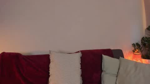  cassandra  online show from October 2025 01:59:02 PM