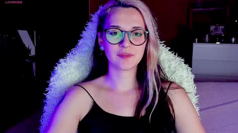 Snapshot of cassy_moore chatting on January 2025 09:26:02 PM Ellie online show from January 2025 09:26:02 PM