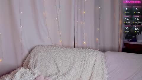 Snapshot of cassy_moore chatting on October 2025 08:19:02 PM Ellie online show from October 2025 08:19:02 PM