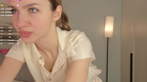 Snapshot of casual_blonde chatting on March 2026 07:32:02 AM For friends Kira online show from March 2026 07:32:02 AM