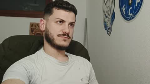 Snapshot of casual_mike chatting on March 2026 12:11:01 AM Mike Moreira online show from March 2026 12:11:01 AM