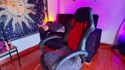 Karol  online show from June 2026 10:10:02 PM