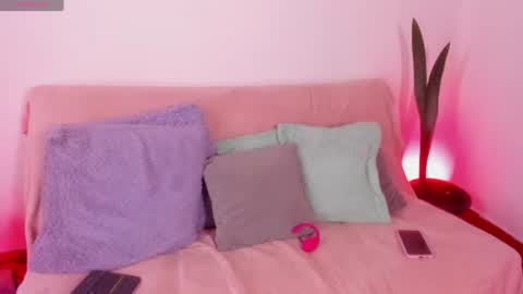 Cata green model independient online show from June 2026 07:30:01 PM