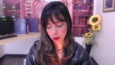 Queen Catalella online show from October 2025 03:12:02 AM