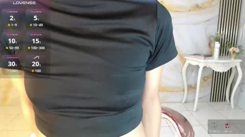 Catalina  online show from November 2025 03:18:02 AM