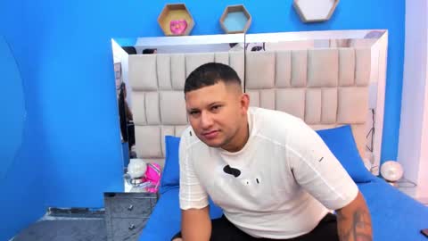 Jhon and Catalina online show from October 2025 12:27:01 PM