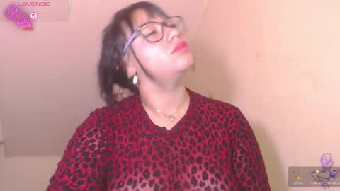 Snapshot of catalina_saenz19 chatting on November 2025 02:21:01 AM Catalina Saenz online show from November 2025 02:21:01 AM