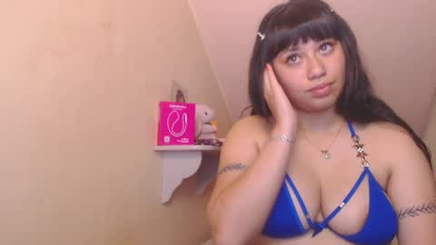 Snapshot of catalina_saenz19 chatting on November 2025 06:56:02 PM Catalina Saenz online show from November 2025 06:56:02 PM