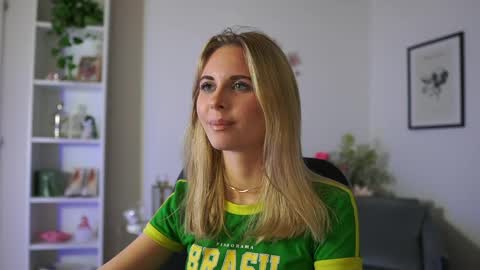 catecrago  online show from February 2025 01:54:02 PM