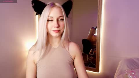 Anna  online show from January 2026 01:52:02 AM