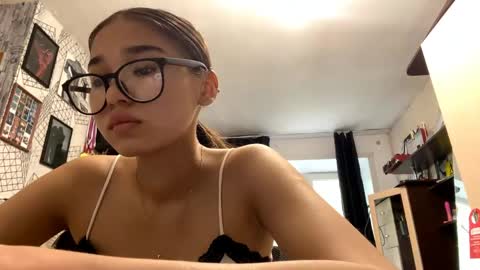 Snapshot of catherinepirs chatting on May 2026 09:58:02 AM catherinepirs online show from May 2026 09:58:02 AM