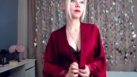 Snapshot of cathiearzabala chatting on February 2026 11:09:02 AM Mia online show from February 2026 11:09:02 AM