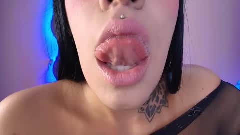 Cattleya online show from November 2025 04:00:01 AM