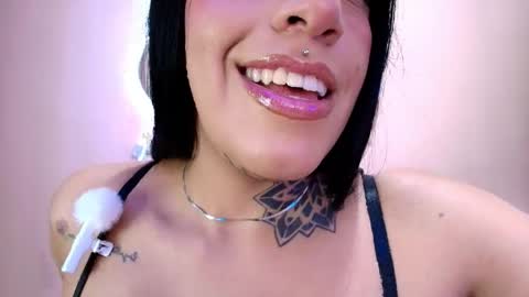 Cattleya online show from April 2026 03:44:02 AM