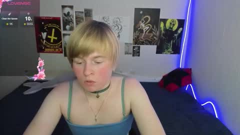 cattie_w_ online show from December 2025 01:22:02 AM