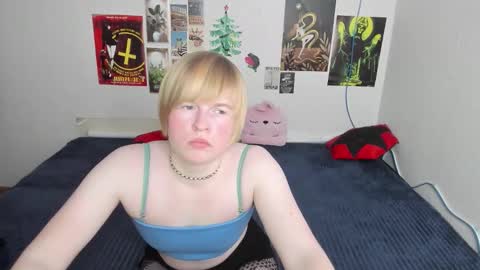 cattie_w_ online show from February 2026 01:21:01 AM