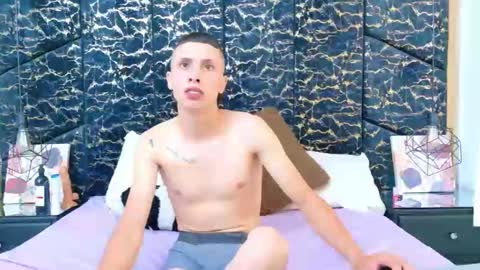 Snapshot of cattyandnicky chatting on October 2025 01:29:02 PM CattyANDnicky online show from October 2025 01:29:02 PM