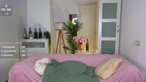 Snapshot of caty_cuddly chatting on January 2025 09:06:02 AM caty_cuddly online show from January 2025 09:06:02 AM