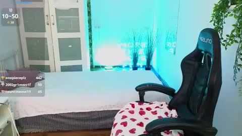 Snapshot of caty_cuddly chatting on February 2025 08:44:02 AM caty_cuddly online show from February 2025 08:44:02 AM