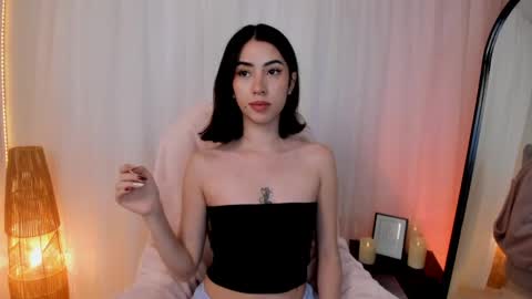 Snapshot of caty_loves chatting on May 2026 09:23:02 PM Caty online show from May 2026 09:23:02 PM